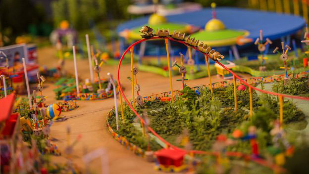 toy story land slinky coaster